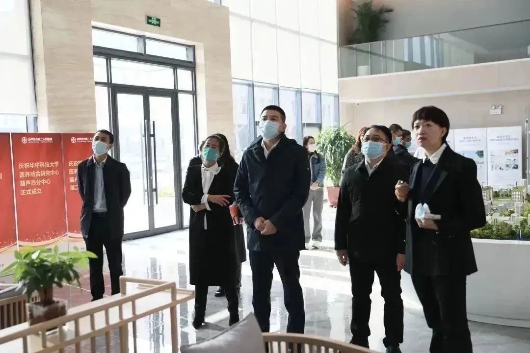 龍港區人大、區政府領導一行視察調研龍港國際醫療健康產業園(圖9)